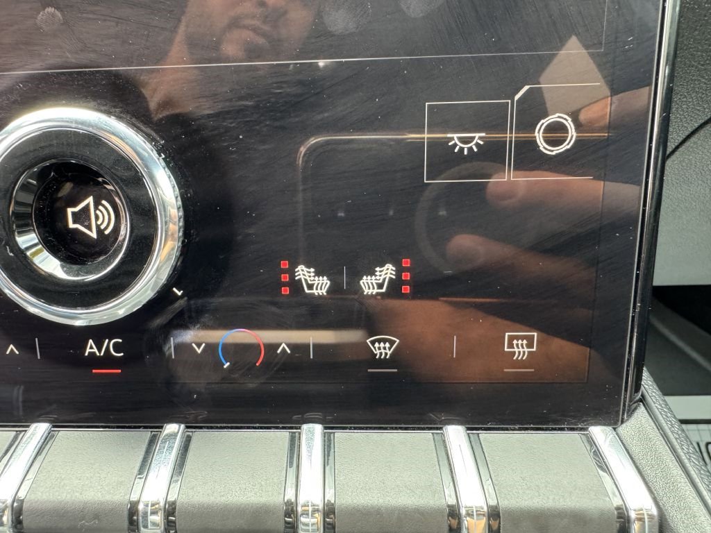 Used 2025 GMC Terrain Elevation image 23