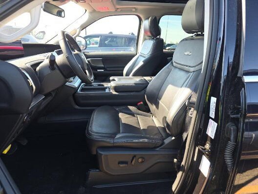 Used 2025 Ford Expedition Max Platinum AWD/4WD image 8