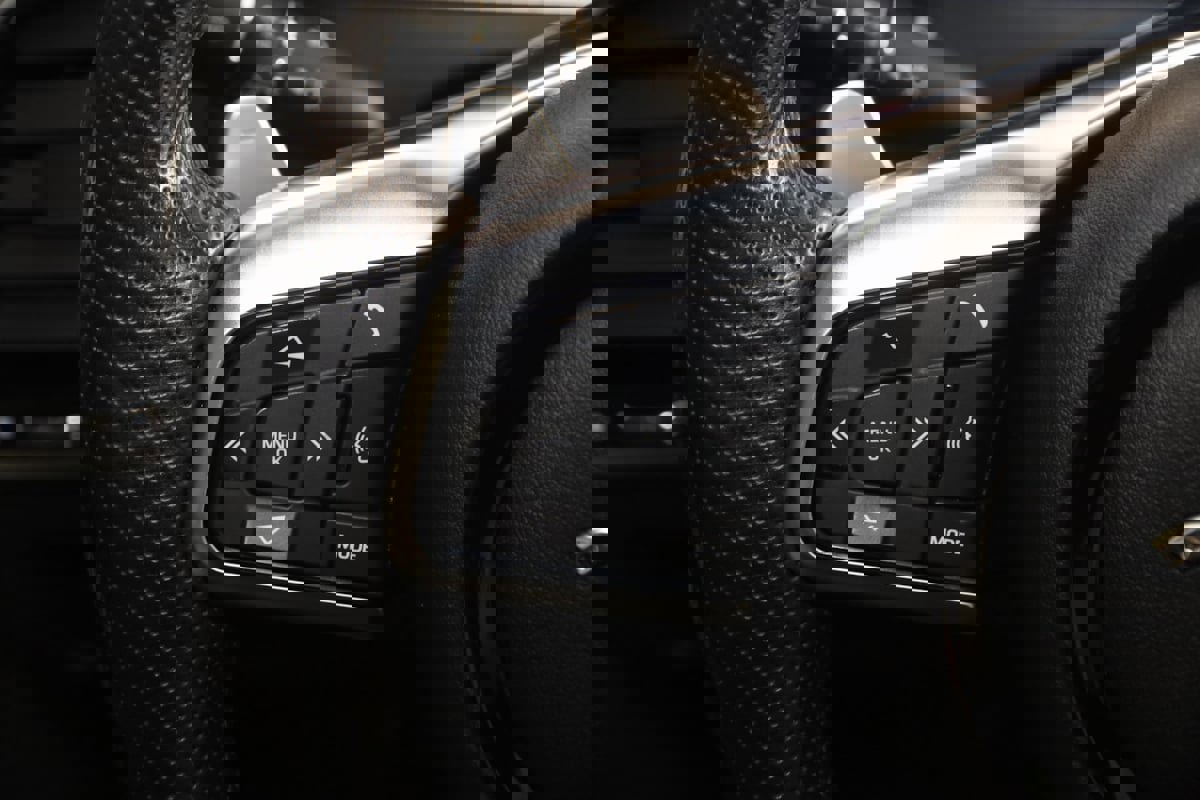 Used 2021 Jaguar F-TYPE R image 46