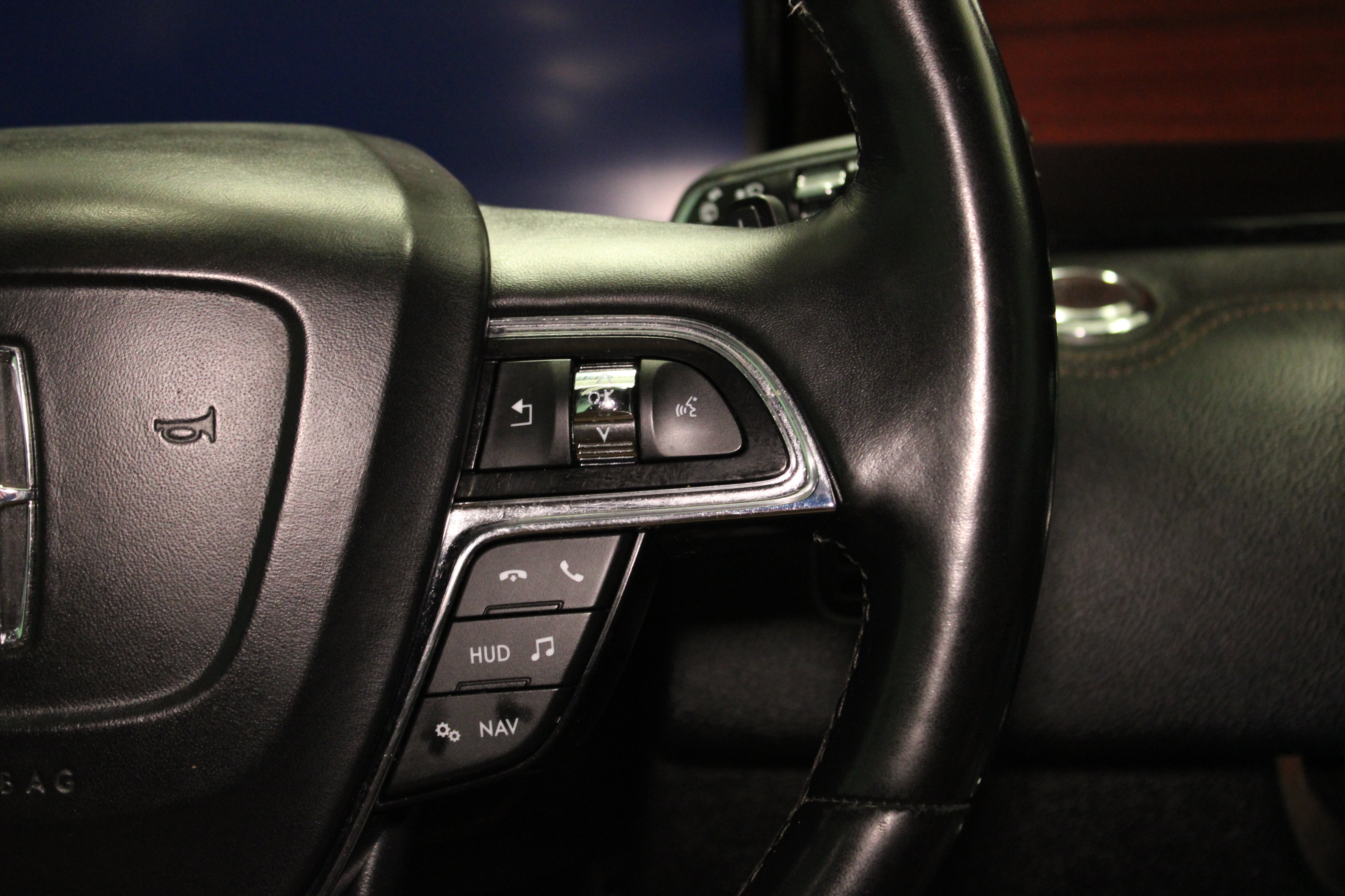 Used 2019 Lincoln Navigator L Reserve AWD/4WD image 28