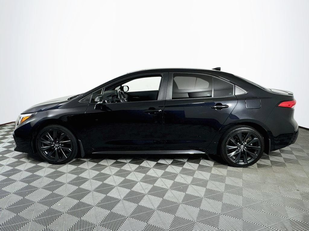 Used 2023 Toyota Corolla SE FWD image 4
