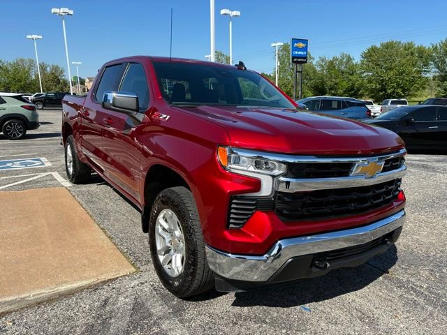 Used 2024 Chevrolet Silverado 1500 LT w/ Z71 Off-Road Package image 4