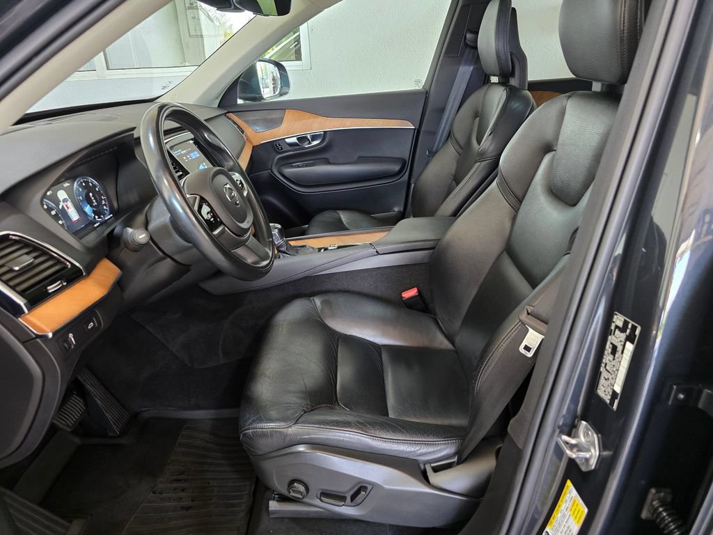 Used 2021 Volvo XC90 T6 Momentum w/ Advanced Package AWD/4WD image 21