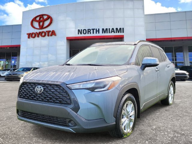 Used 2024 Toyota Corolla Cross LE AWD/4WD image 2