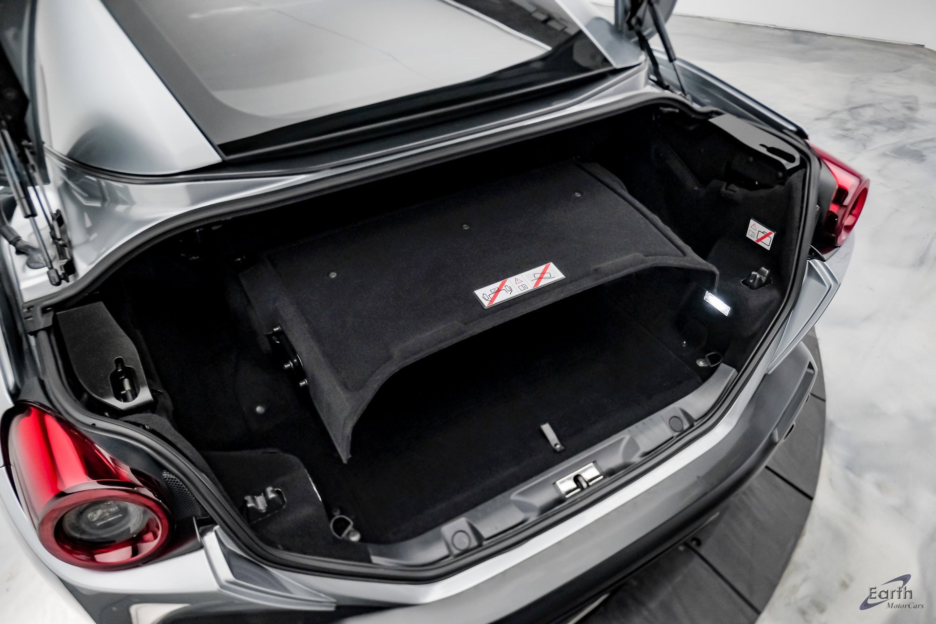 Used 2019 Ferrari Portofino image 98