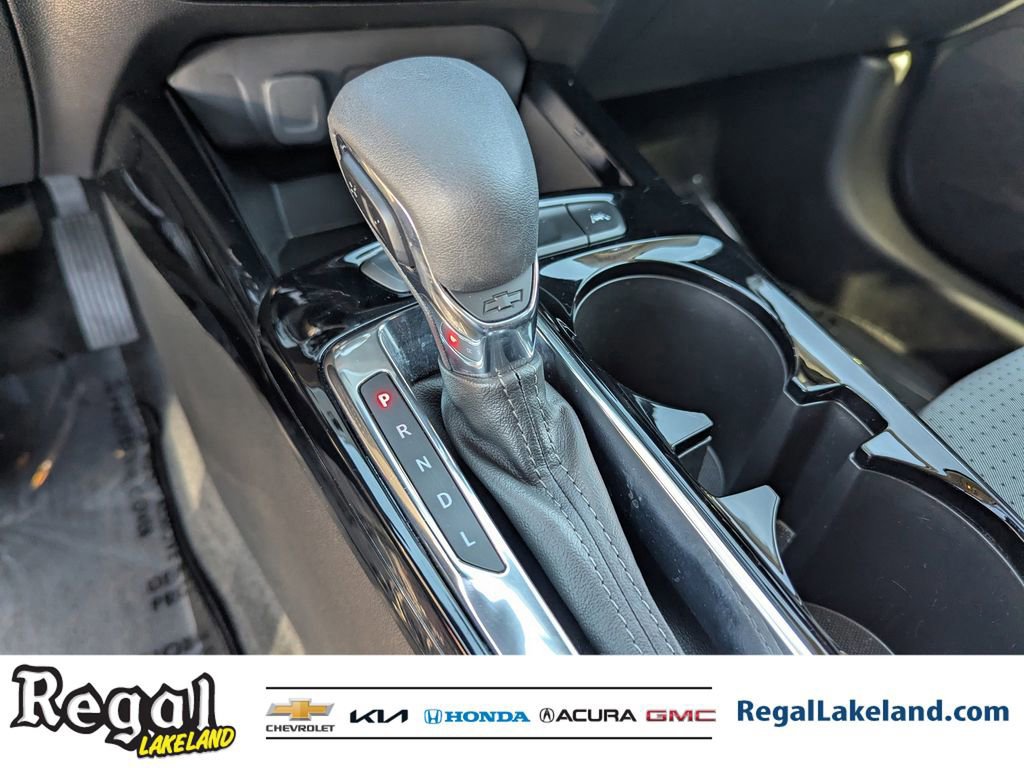 Used 2025 Chevrolet Trax LT w/ LT Convenience Package image 23