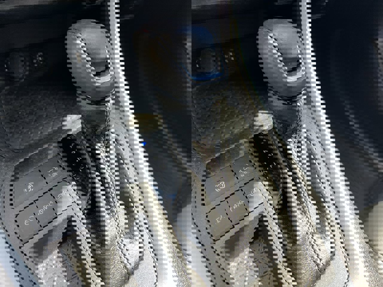 Used 2023 Toyota RAV4 XLE Premium image 26