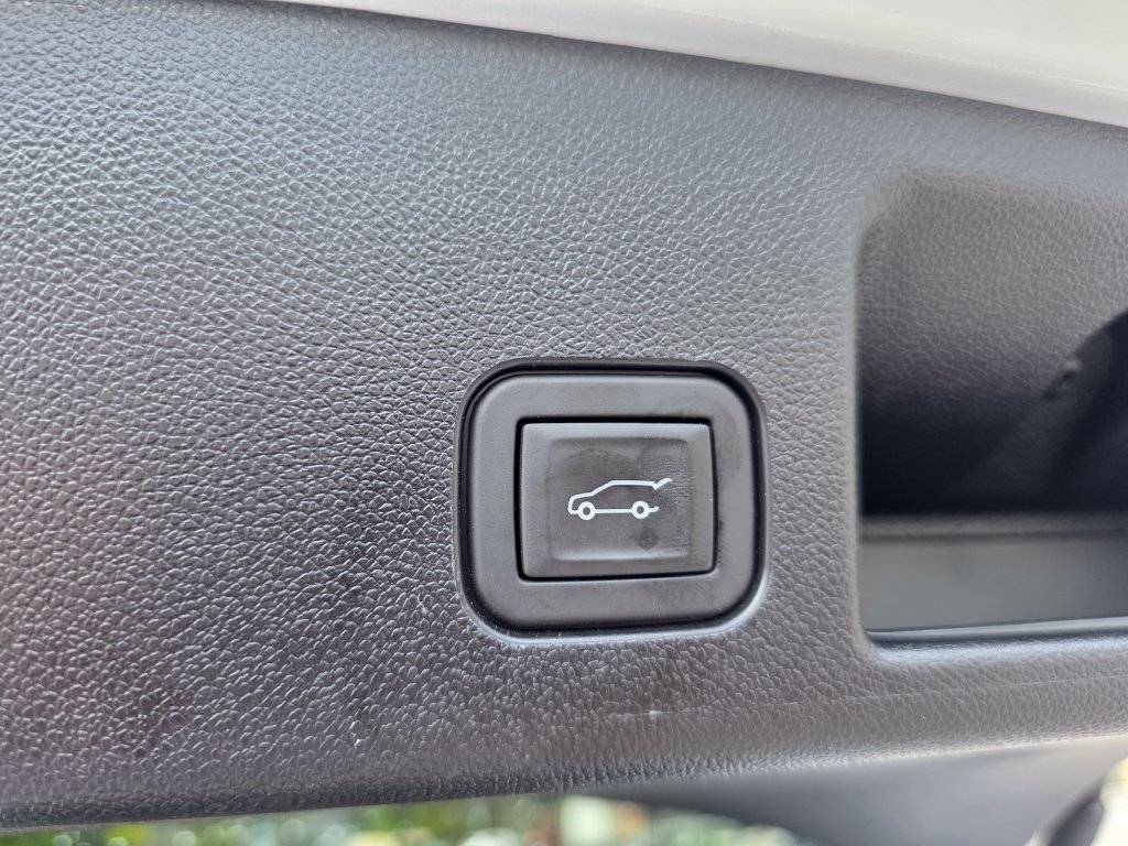 Certified 2024 Chevrolet Equinox EV LT FWD image 37