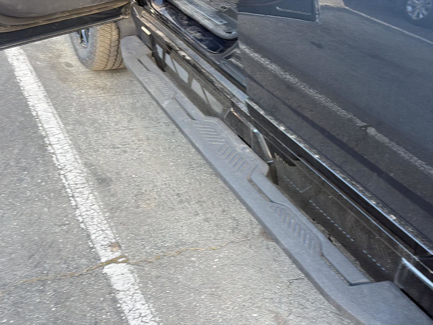 Used 2025 GMC Hummer EV 3X w/ LPO, Cargo Utility Package image 28