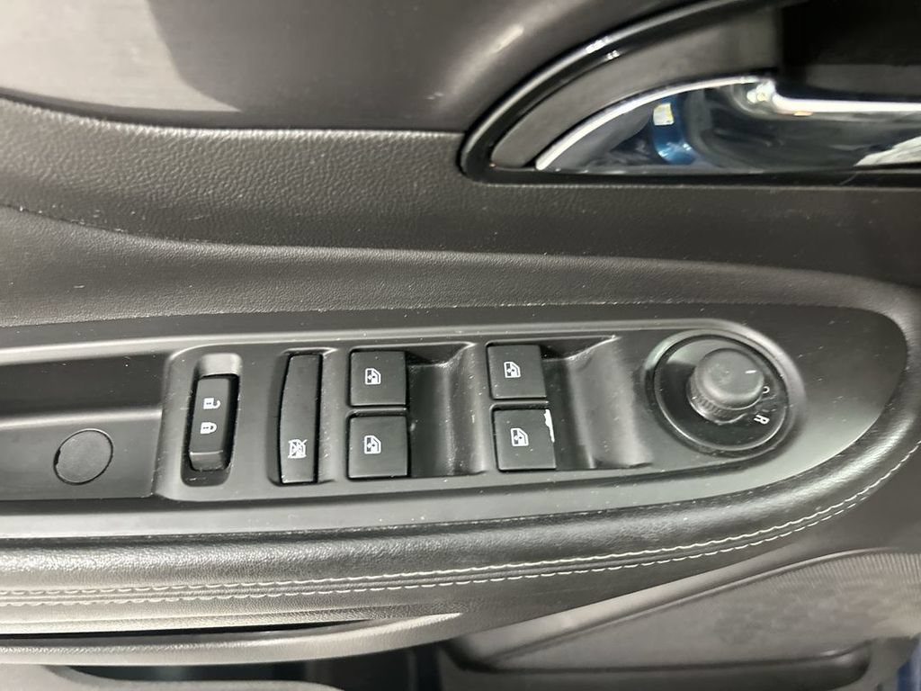 Used 2019 Buick Encore Preferred AWD/4WD image 11