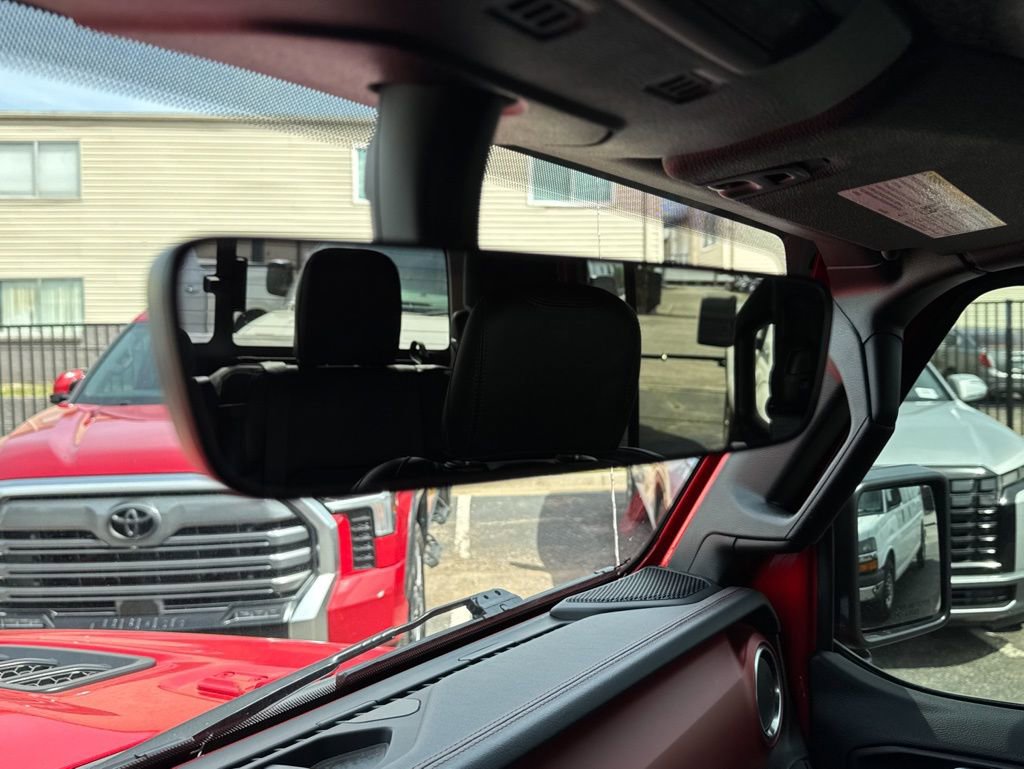 Used 2022 Jeep Gladiator Rubicon w/ Cold Weather Group image 17