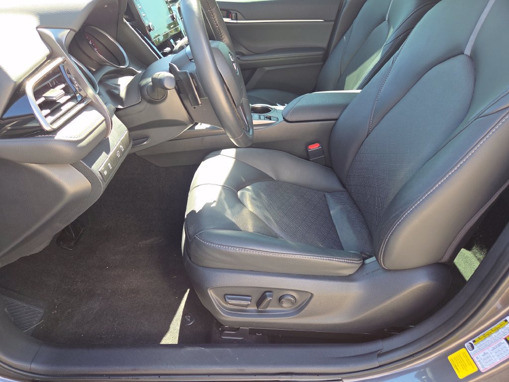 Used 2024 Toyota Camry XSE FWD image 6