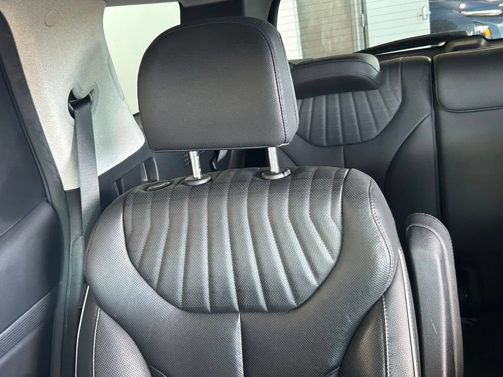 Used 2024 Hyundai Palisade Limited FWD image 12