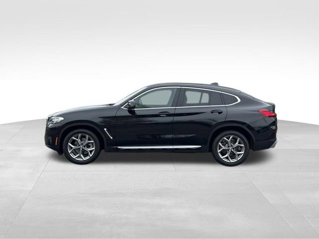 Certified 2024 BMW X4 xDrive30i w/ Premium Package image 2
