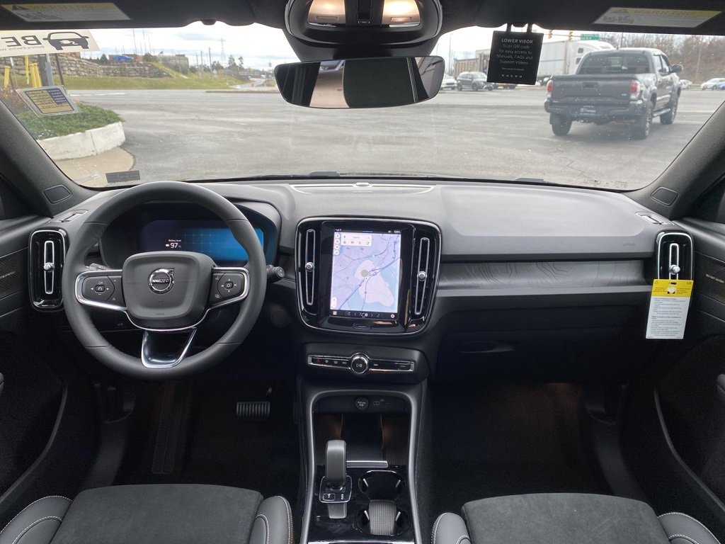 New 2024 Volvo XC40 Recharge Ultimate w/ Protection Package Premier image 39
