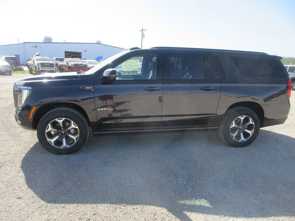 New 2026 GMC Yukon XL AT4 Ultimate AWD/4WD image 7