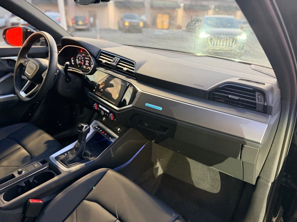 Used 2025 Audi Q3 2.0T Premium Plus w/ Premium Plus Package image 23