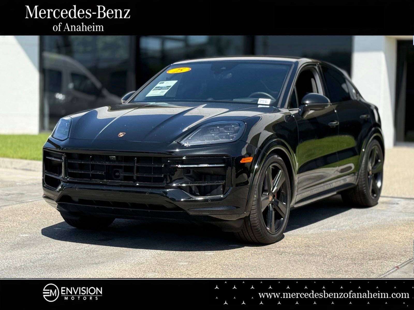 Used 2025 Porsche Cayenne GTS AWD/4WD image 1