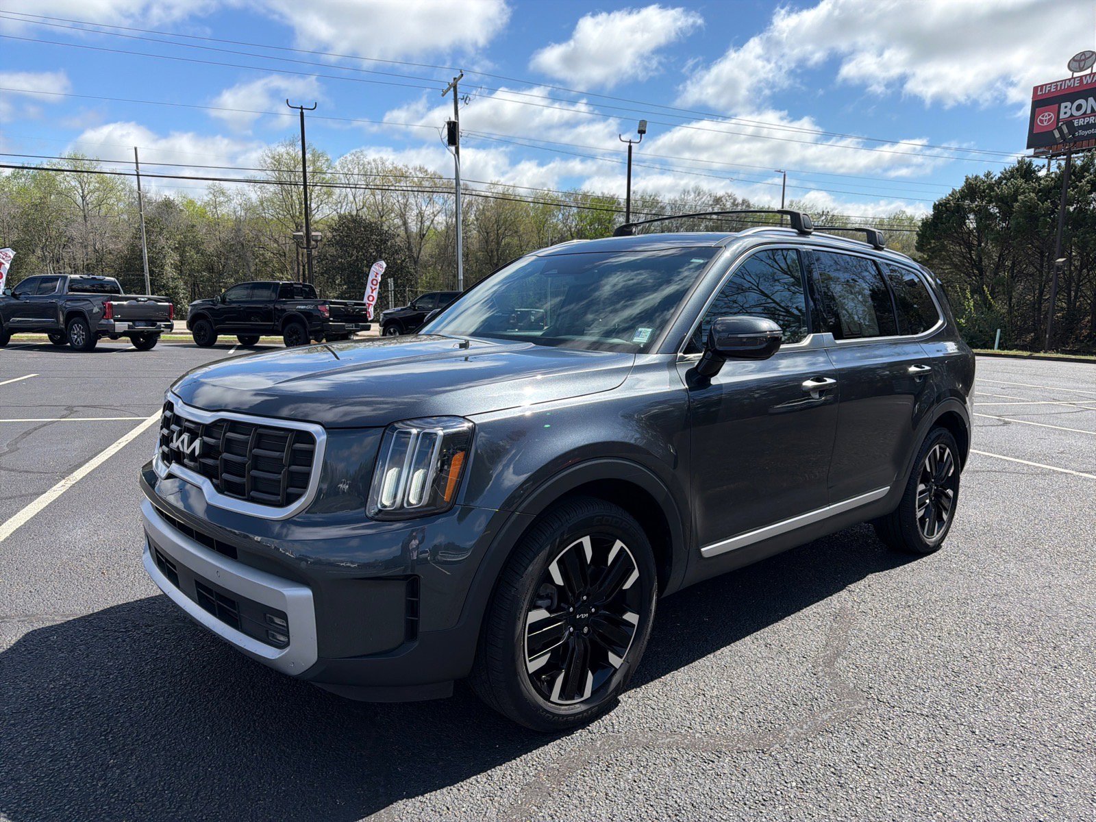 Used 2023 Kia Telluride SX image 3