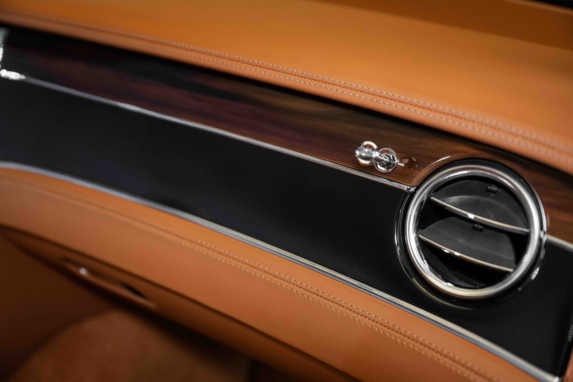 Used 2020 Bentley Continental GT image 32