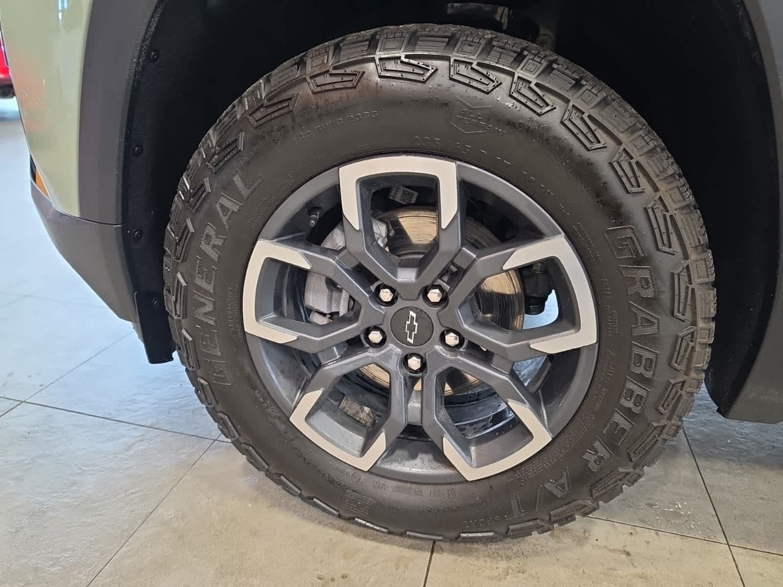 Used 2026 Chevrolet Equinox ACTIV w/ Convenience Package III AWD/4WD image 13