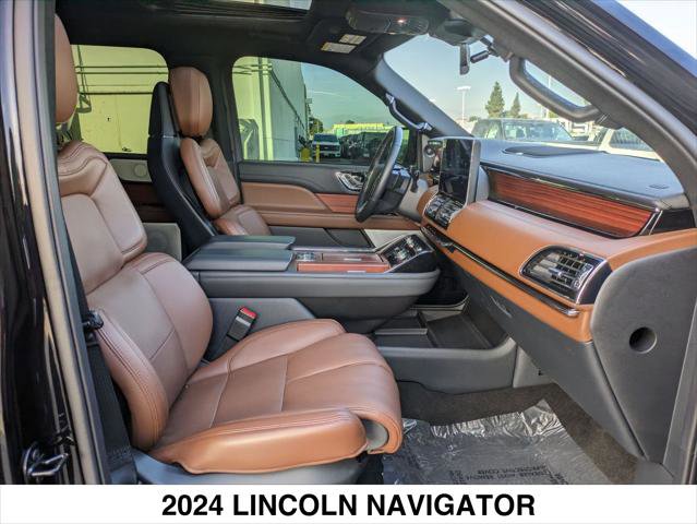 Used 2024 Lincoln Navigator Reserve image 34