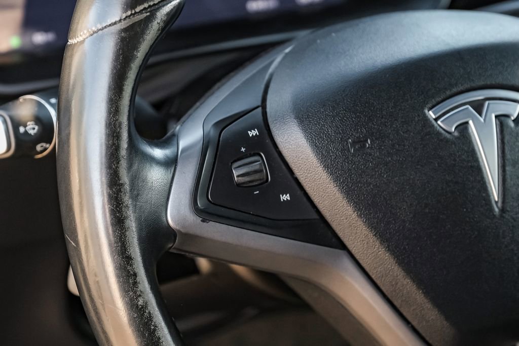 Used 2018 Tesla Model X 75D image 16