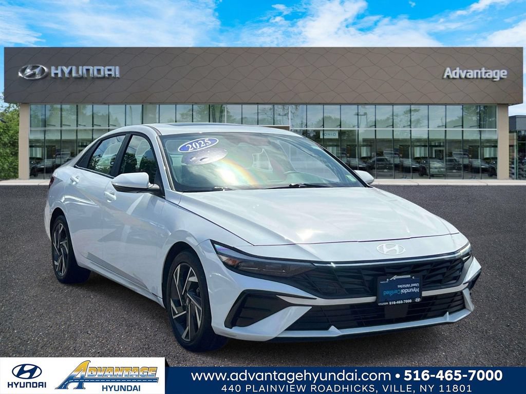 Certified 2025 Hyundai Elantra SEL FWD image 1