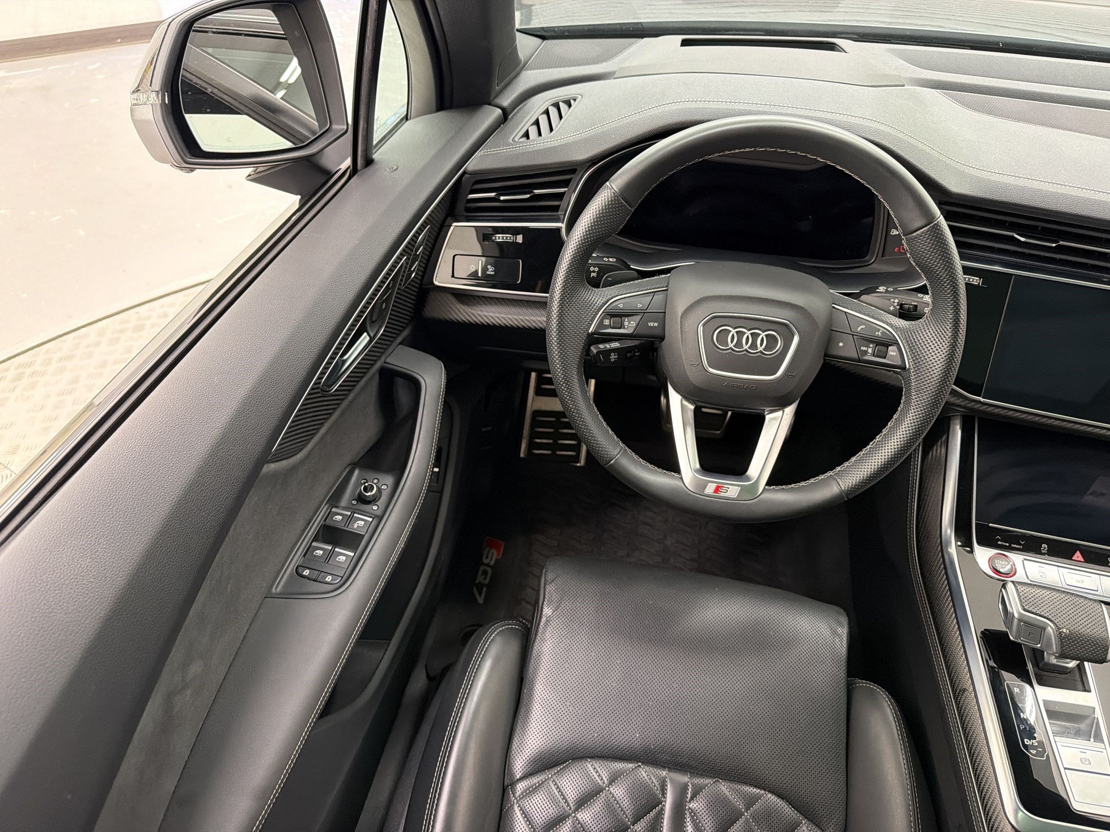 Used 2025 Audi SQ7 Prestige AWD/4WD image 29