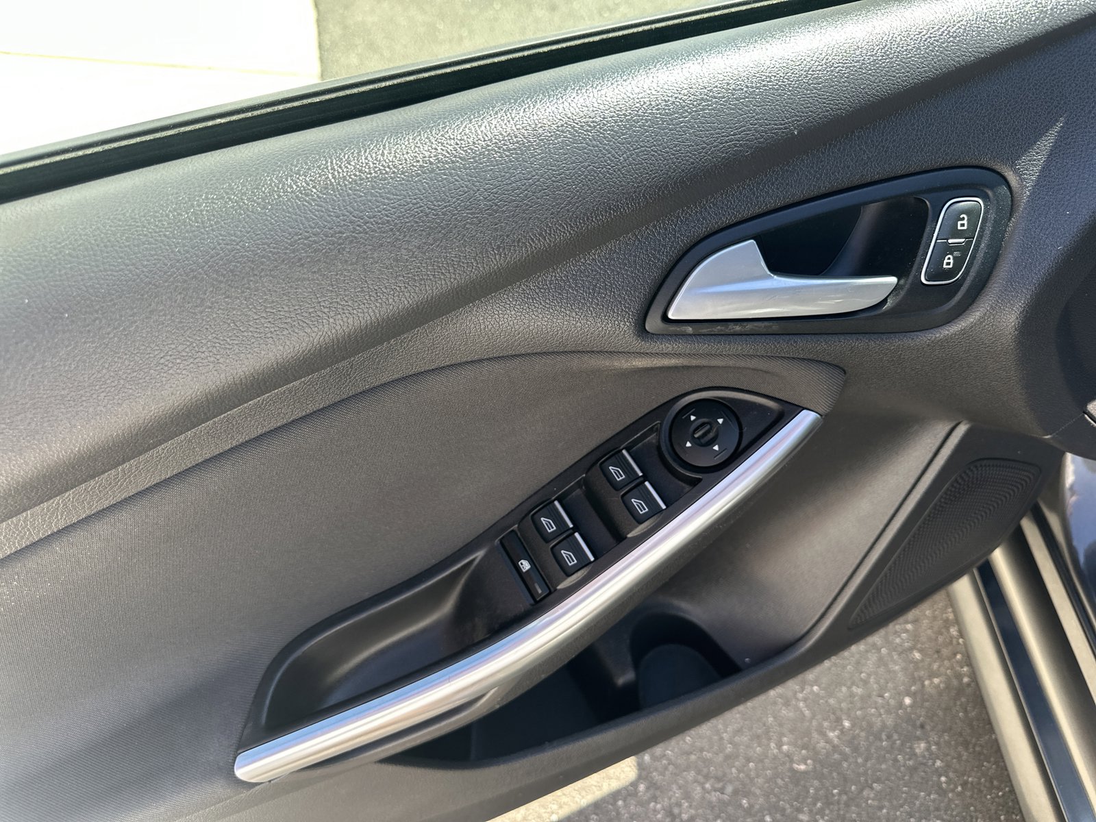Used 2018 Ford Focus ST image 10