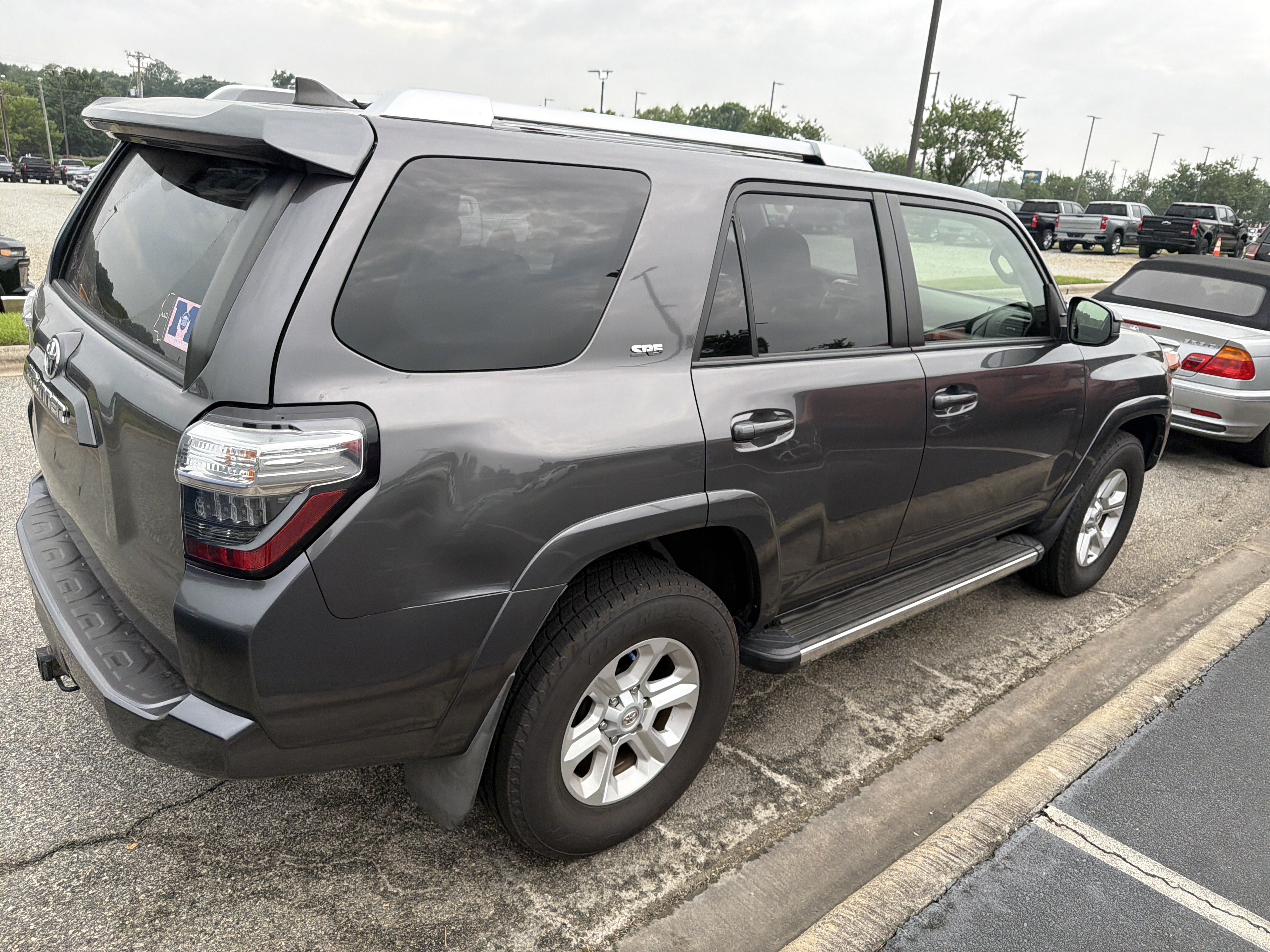 Used 2016 Toyota 4Runner SR5 AWD/4WD image 10