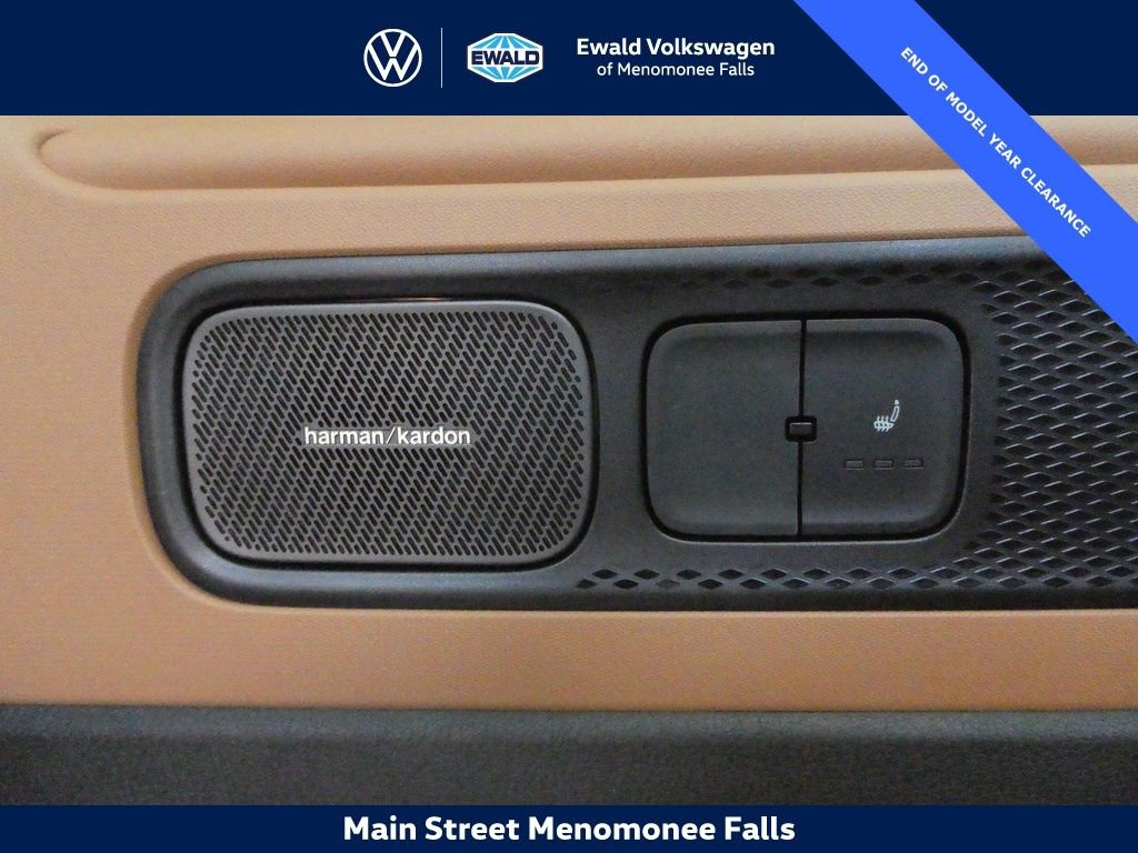 New 2025 Volkswagen ID. Buzz Pro S Plus AWD/4WD image 10