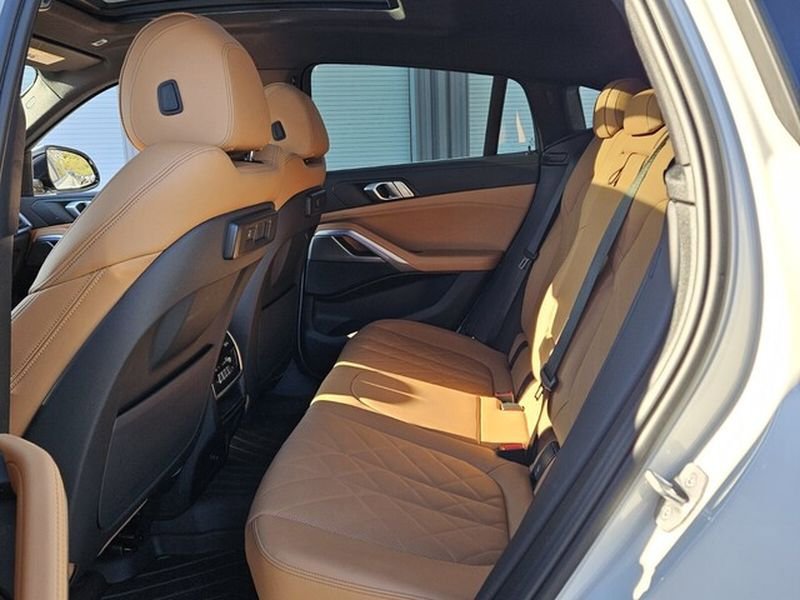 Used 2023 BMW X6 xDrive40i AWD/4WD image 7