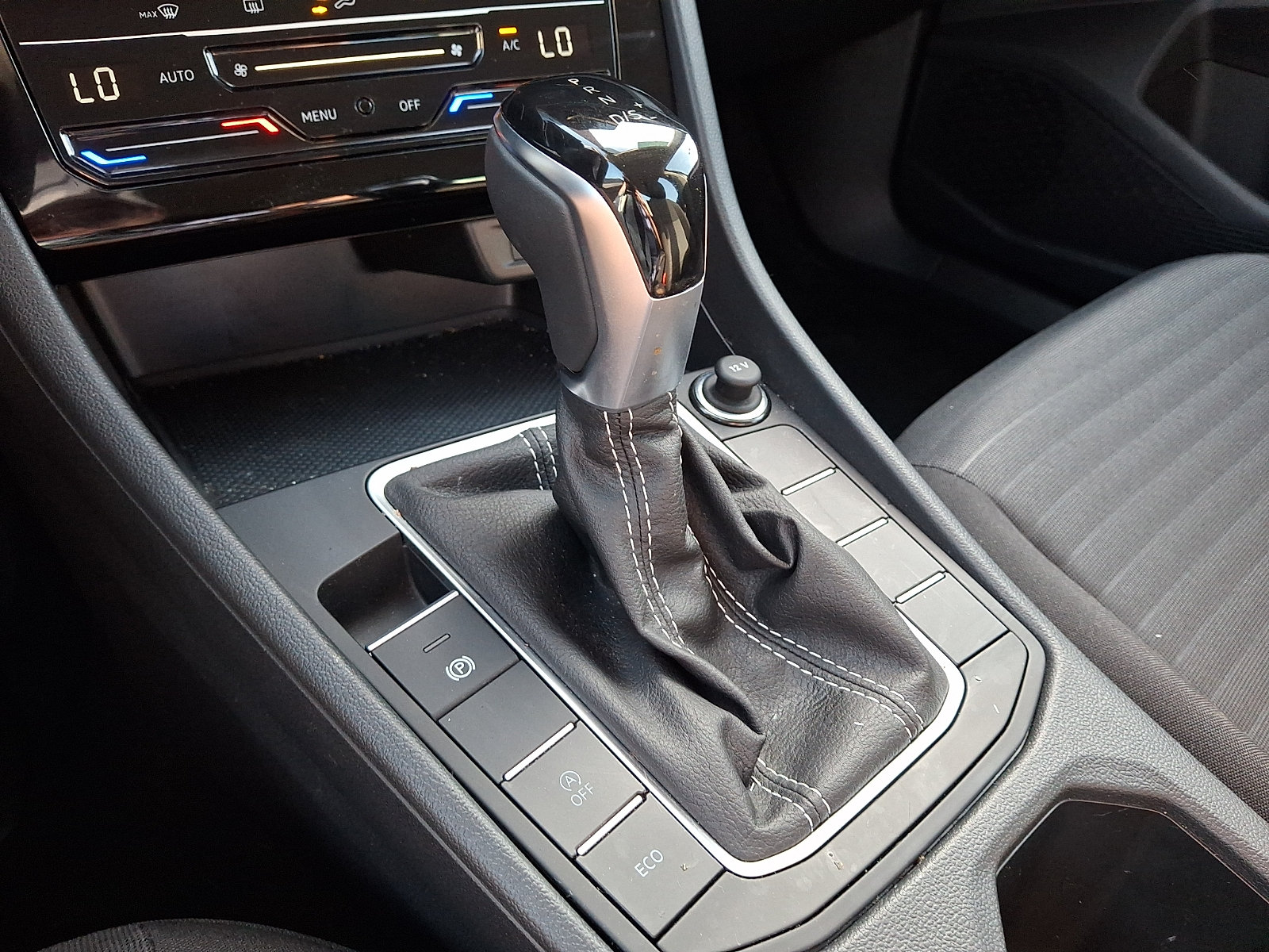 Certified 2025 Volkswagen Jetta S FWD image 14