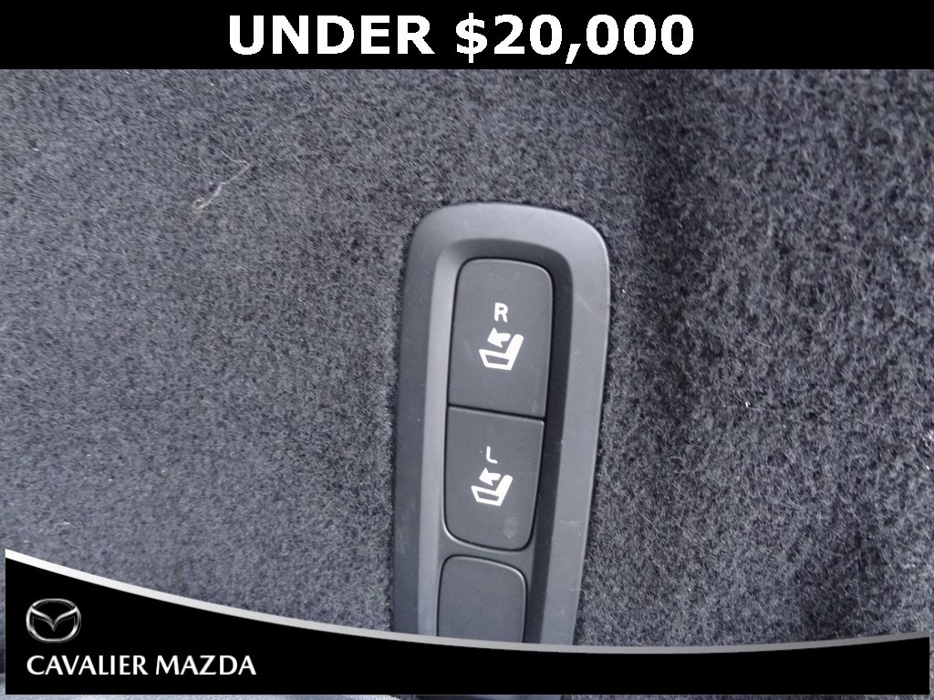 Used 2018 Volvo XC60 T6 Momentum w/ Convenience Package image 14