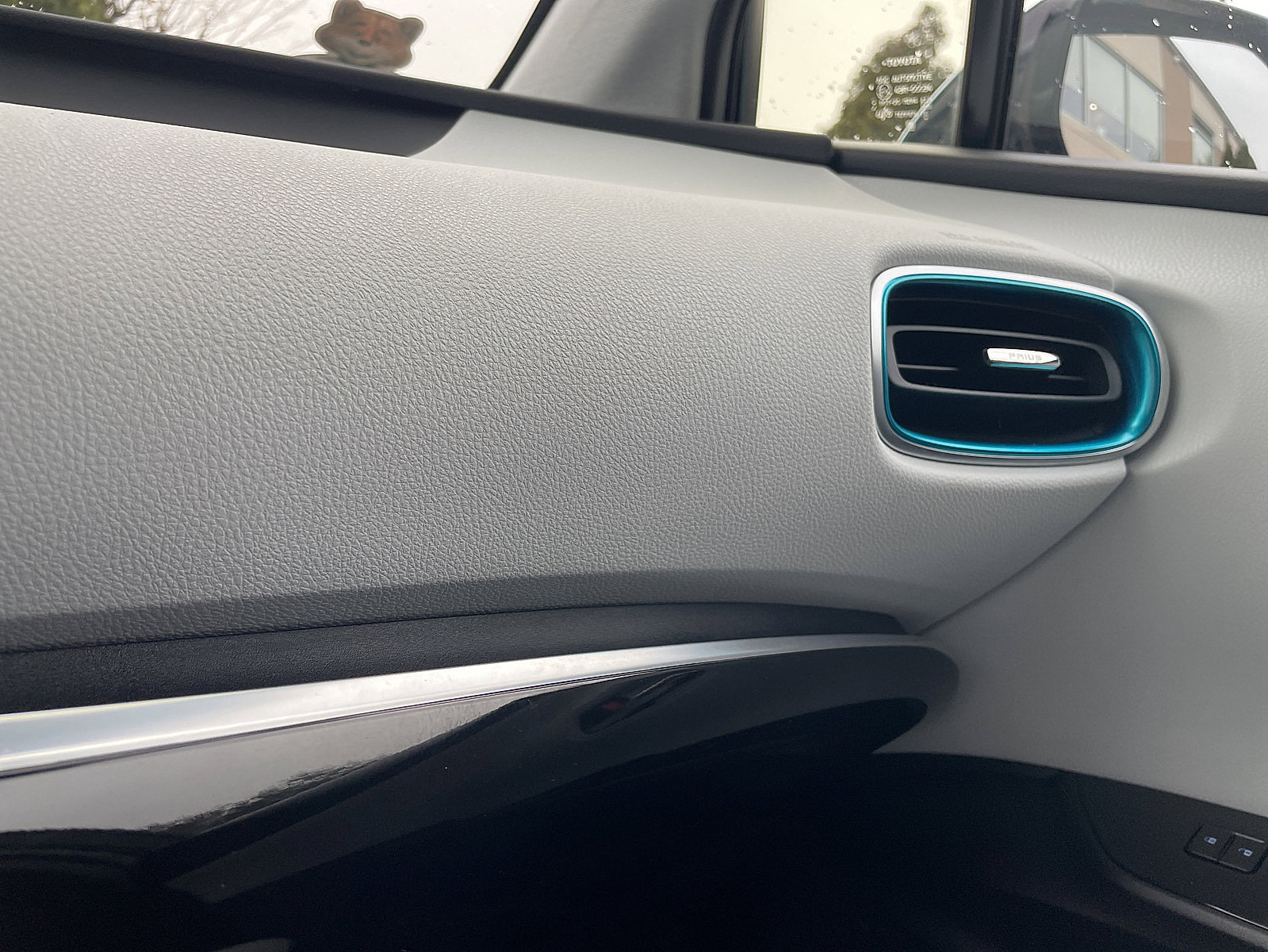 Used 2017 Toyota Prius Prime Premium image 61