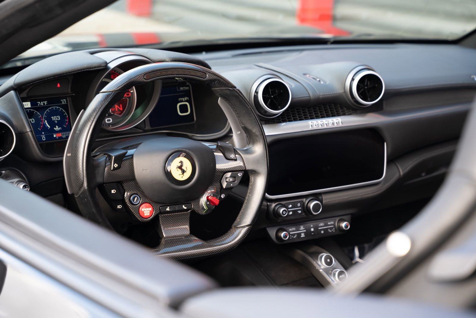Used 2019 Ferrari Portofino image 8