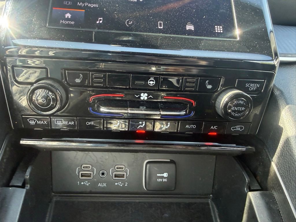 Used 2024 Jeep Grand Cherokee Altitude AWD/4WD image 21