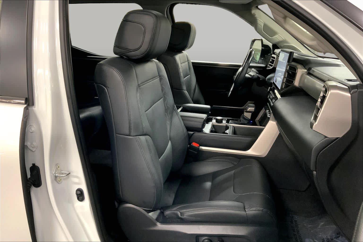 Used 2024 Toyota Tundra Limited AWD/4WD image 9