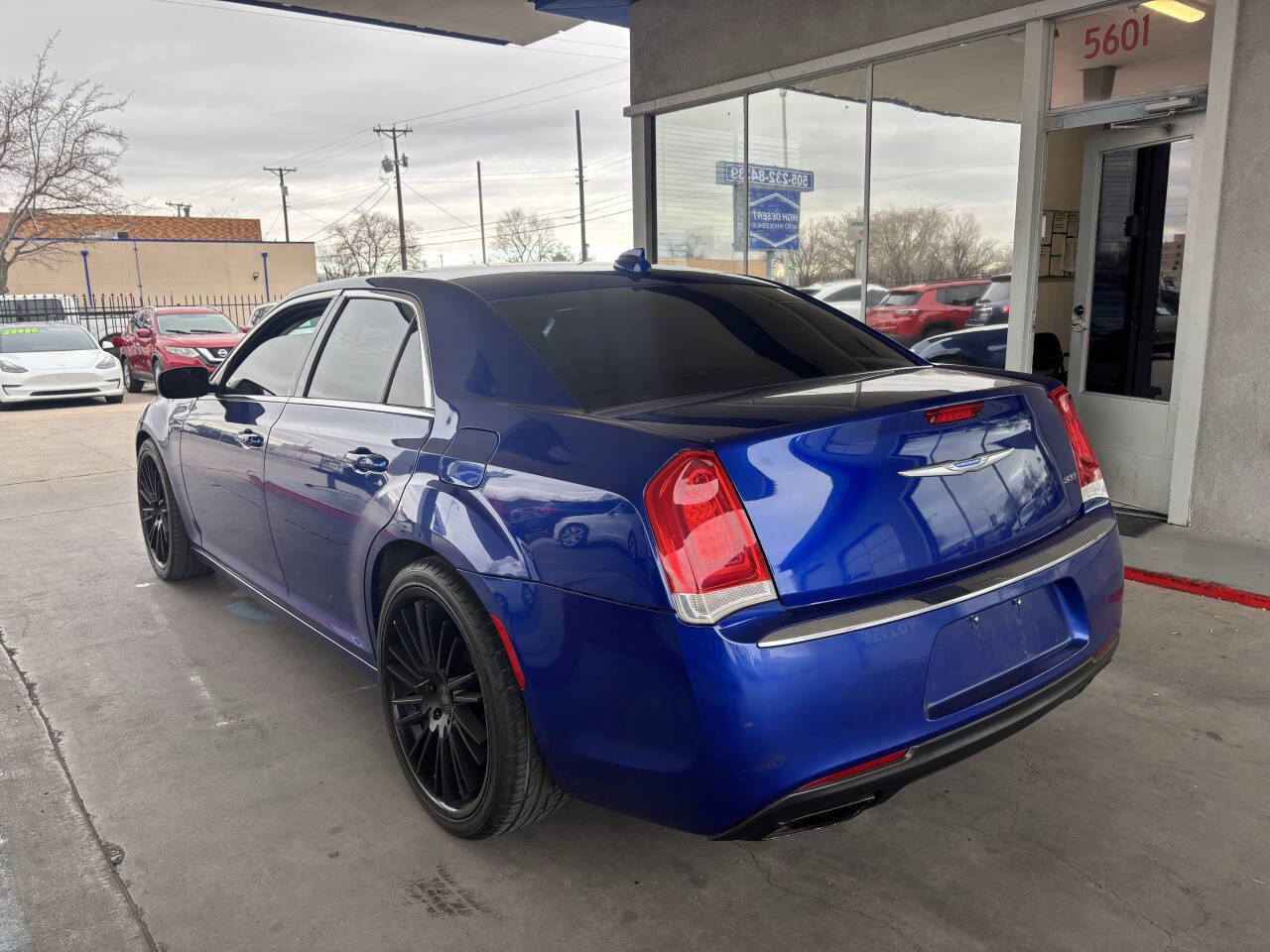 Used 2019 Chrysler 300 Touring image 23