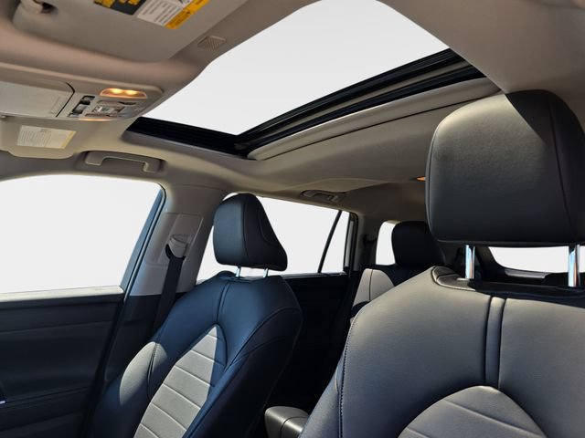 Used 2020 Toyota Highlander XLE AWD/4WD image 34