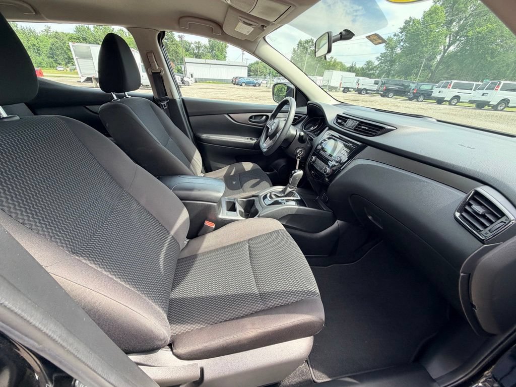 Used 2017 Nissan Rogue Sport S w/ S Appearance Package FWD image 12