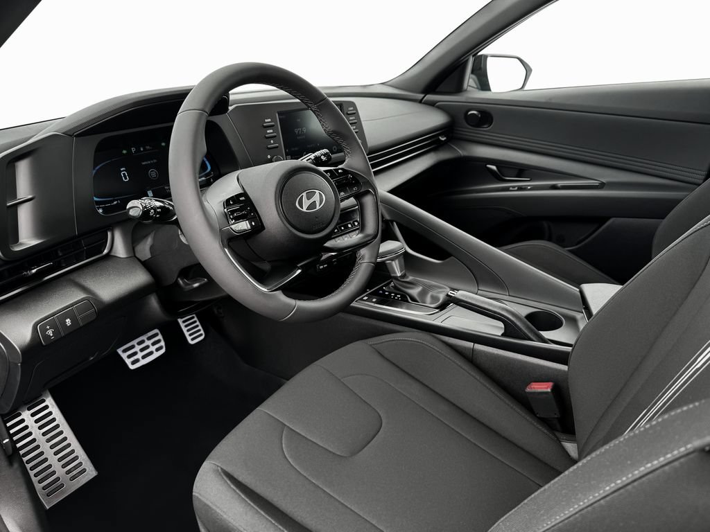 Used 2025 Hyundai Elantra Sport FWD image 14