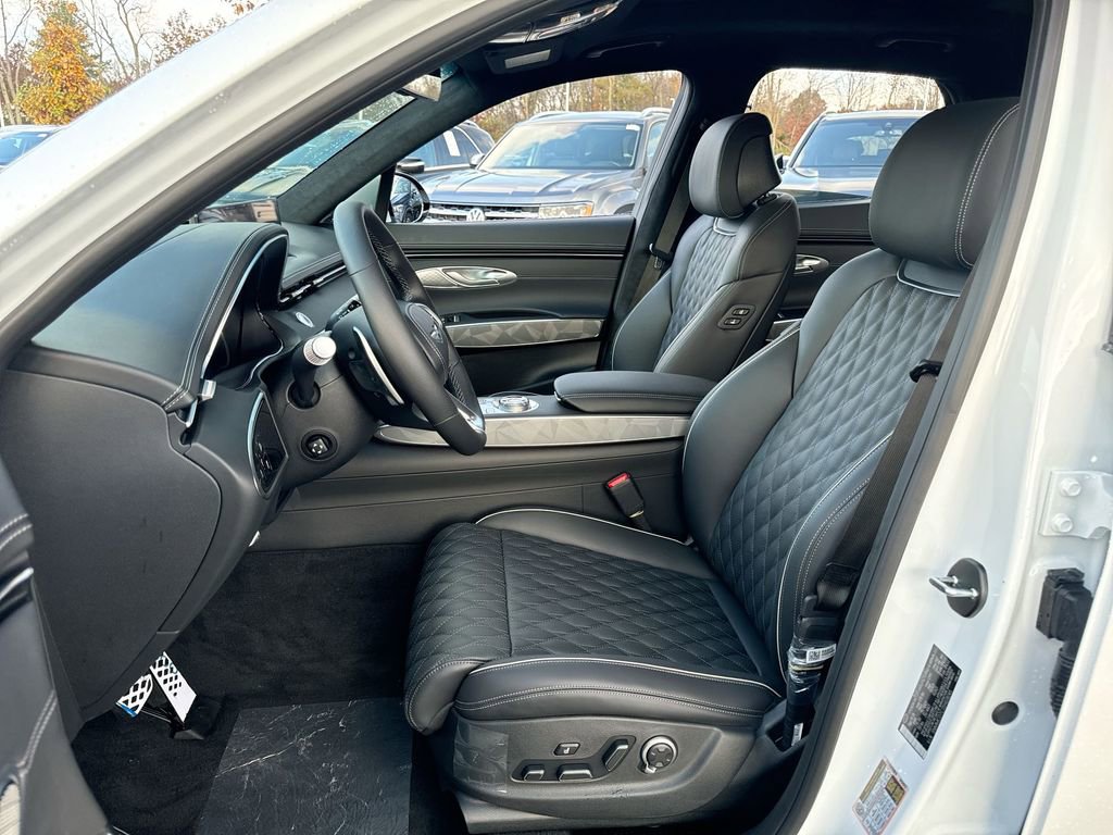 Used 2025 Genesis GV70 3.5T Sport w/ Sport Advanced Package image 19