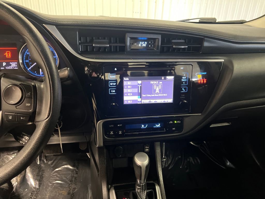 Used 2019 Toyota Corolla LE image 21