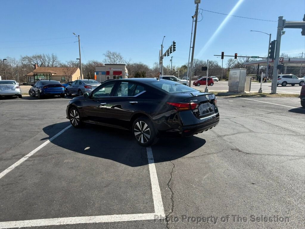 Used 2022 Nissan Altima 2.5 SV image 10