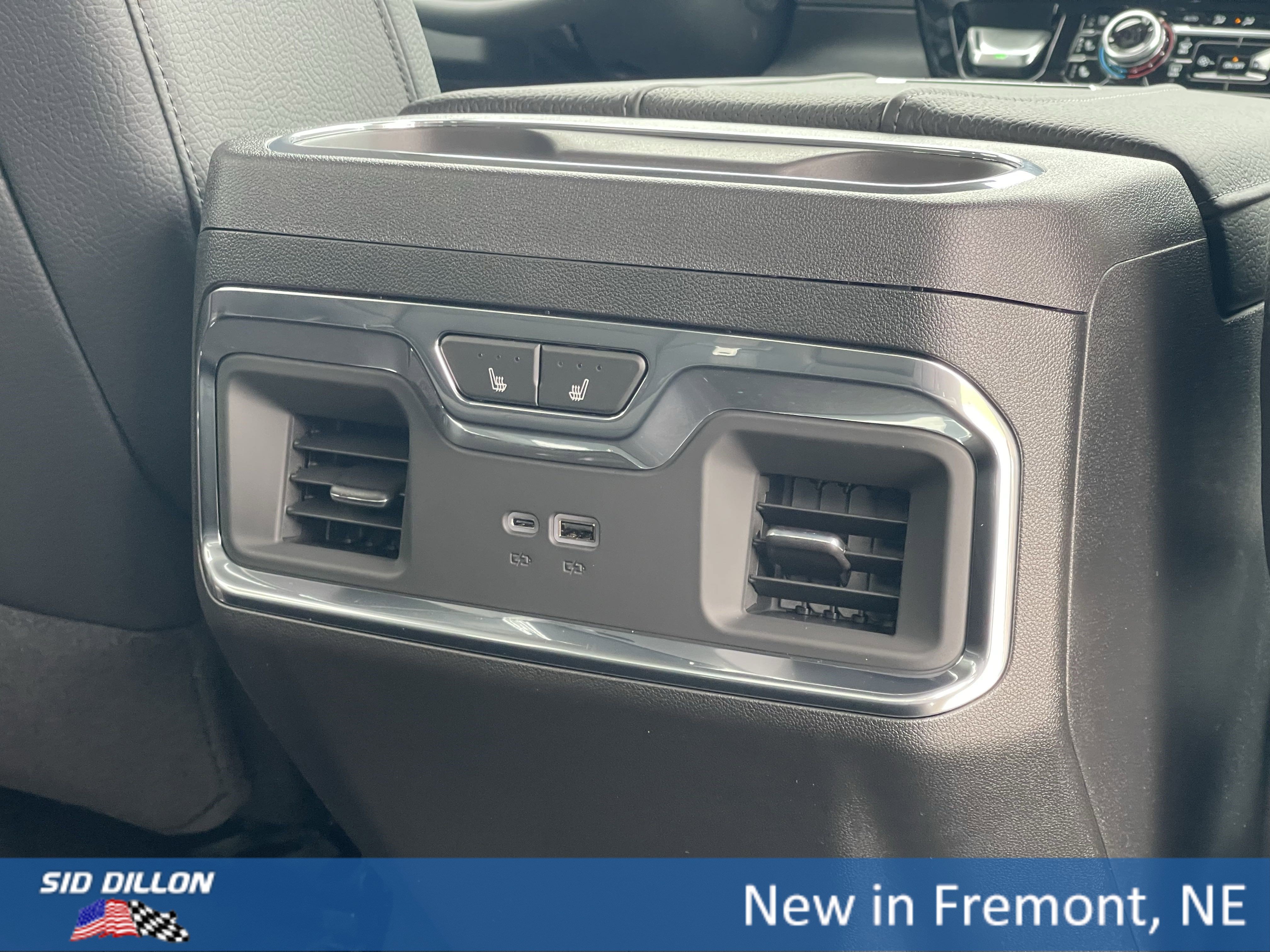 New 2025 GMC Sierra 2500 Denali w/ Denali Reserve Package image 13