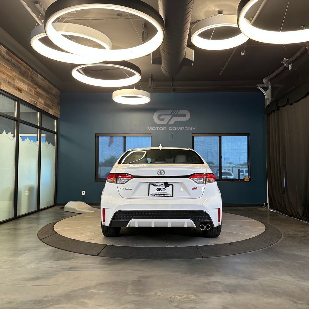 Used 2020 Toyota Corolla SE FWD image 4