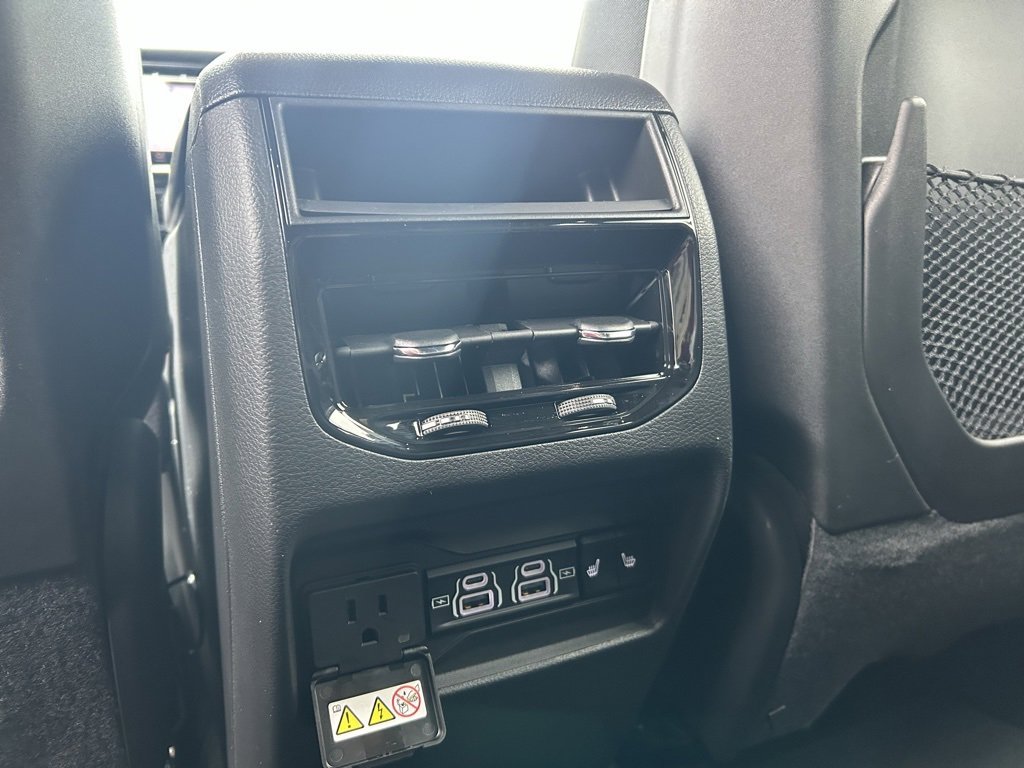 New 2025 Jeep Grand Cherokee Limited w/ Black Appearance Package image 29