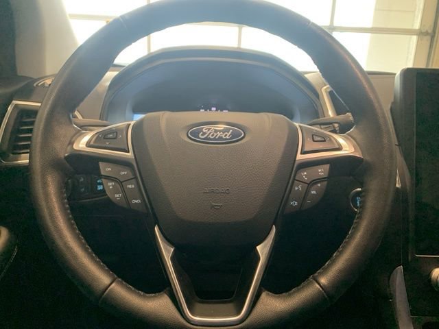 Used 2022 Ford Edge Titanium image 14